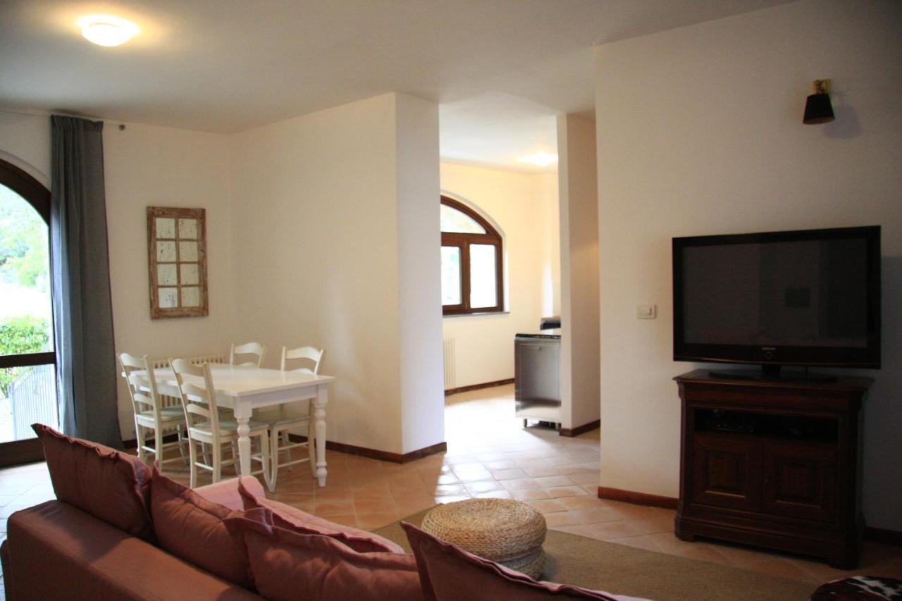 Ht Castello Di Campolongo Aparthotel Valfabbrica Buitenkant foto