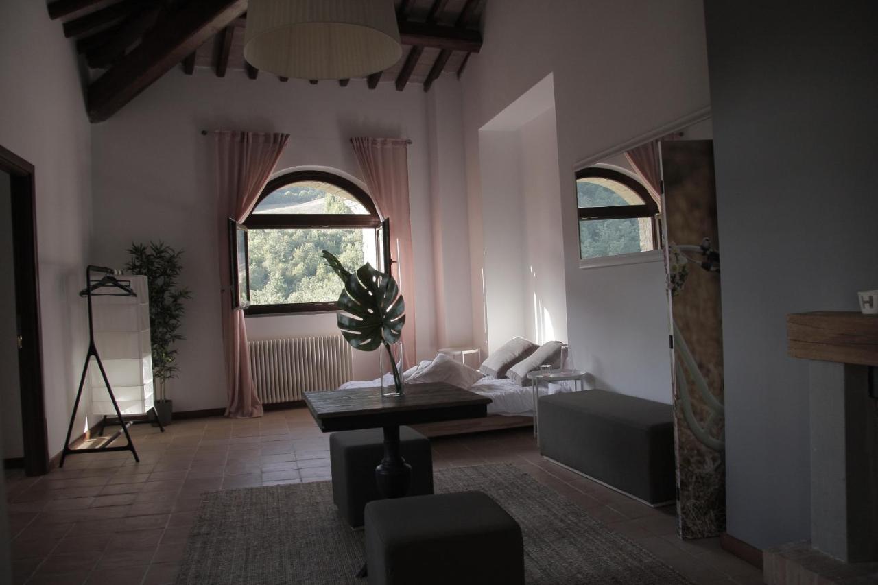 Ht Castello Di Campolongo Aparthotel Valfabbrica Buitenkant foto