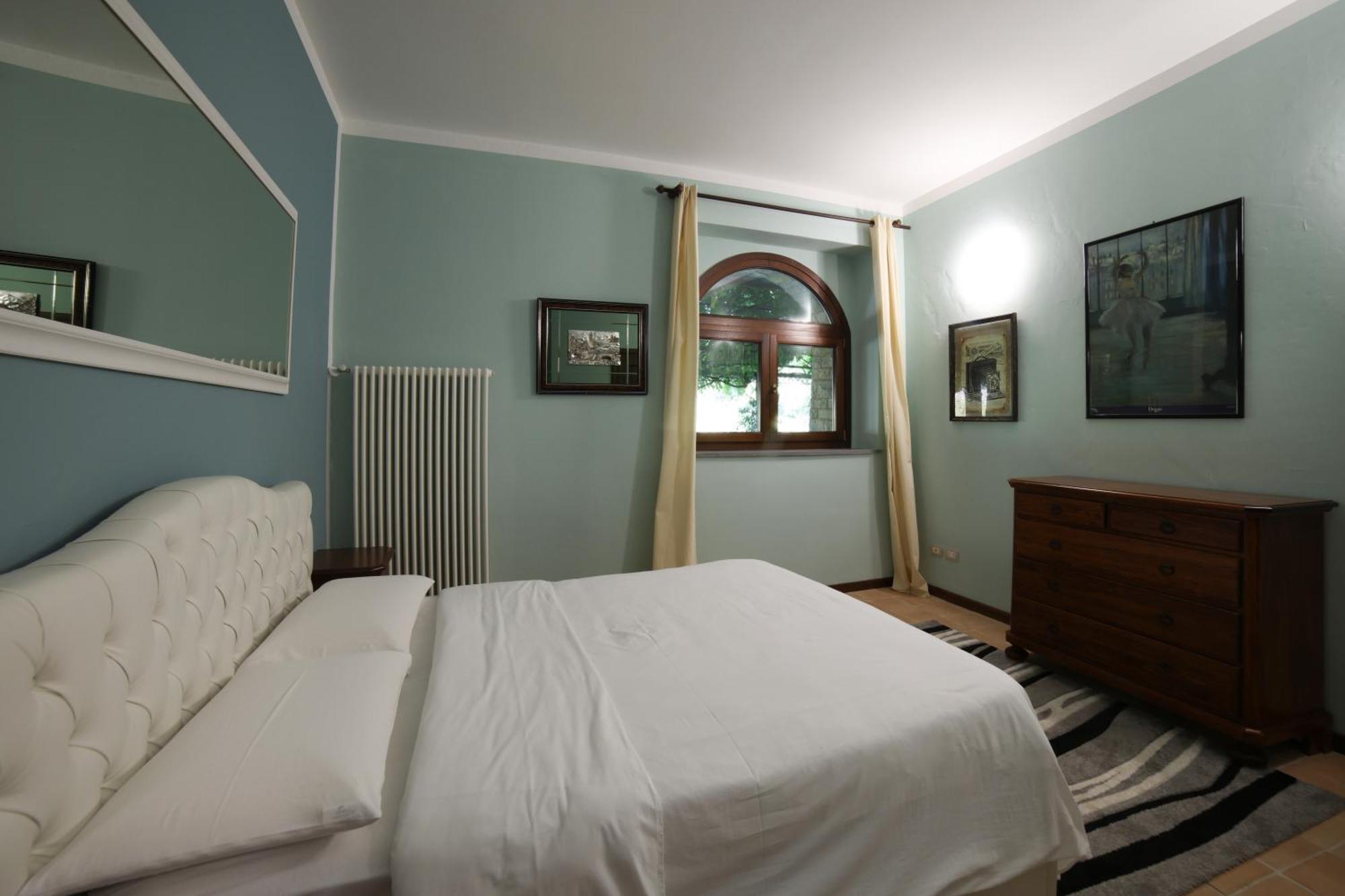 Ht Castello Di Campolongo Aparthotel Valfabbrica Buitenkant foto