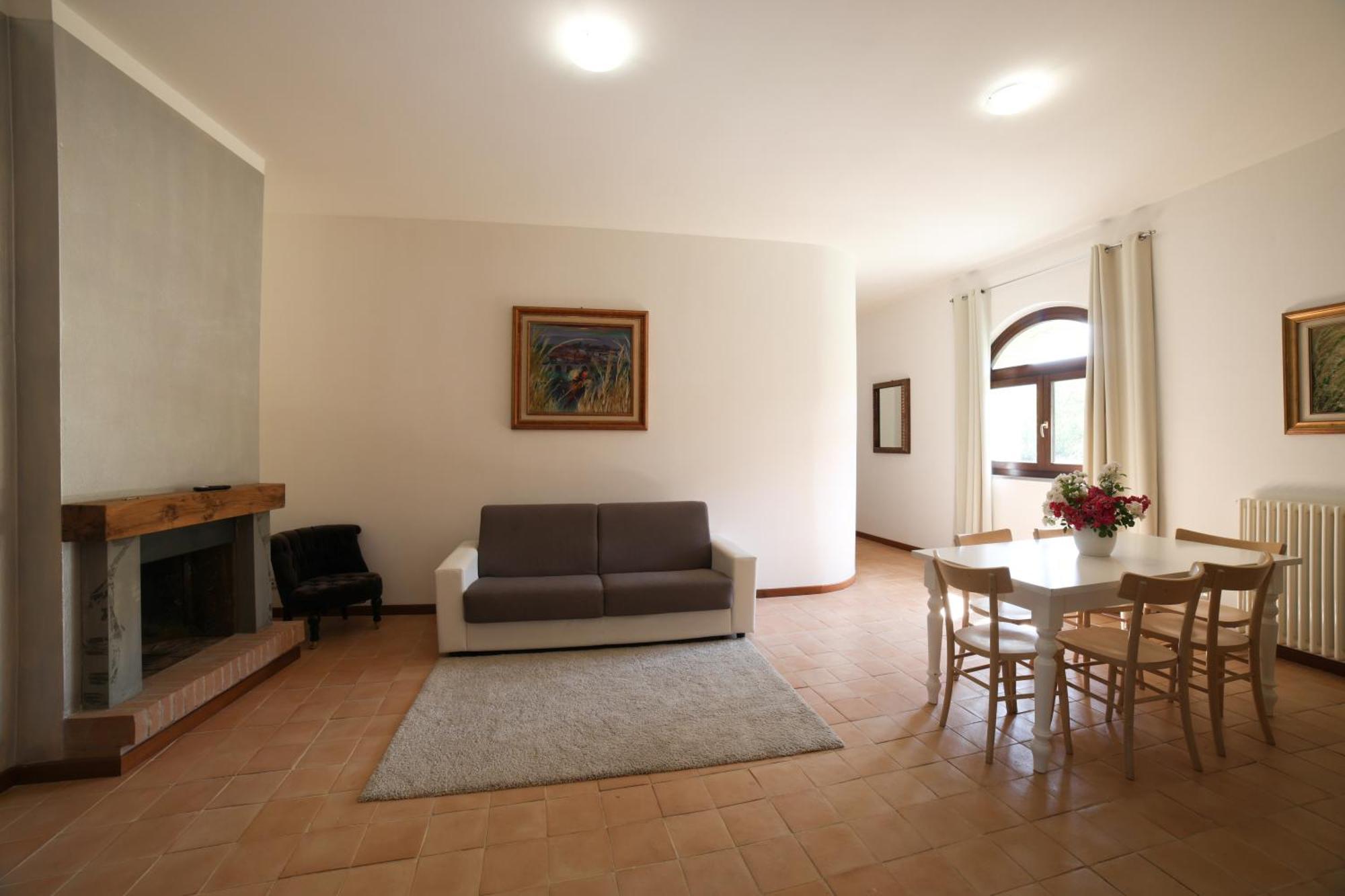 Ht Castello Di Campolongo Aparthotel Valfabbrica Buitenkant foto