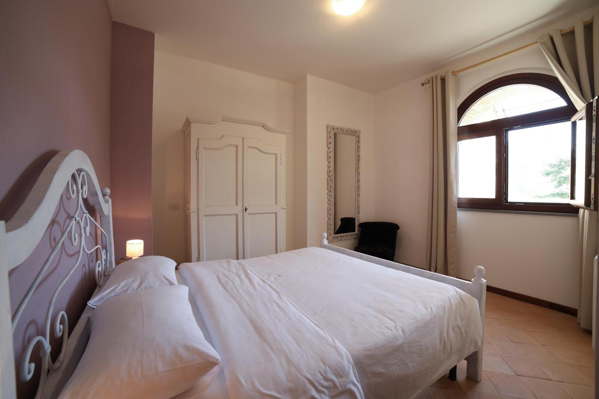 Ht Castello Di Campolongo Aparthotel Valfabbrica Buitenkant foto