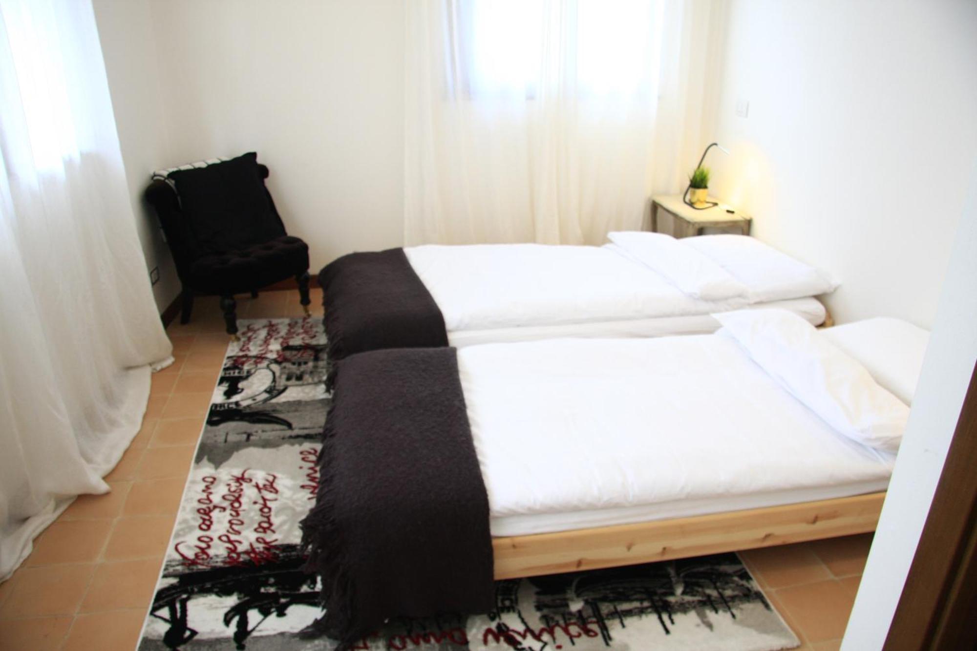 Ht Castello Di Campolongo Aparthotel Valfabbrica Buitenkant foto